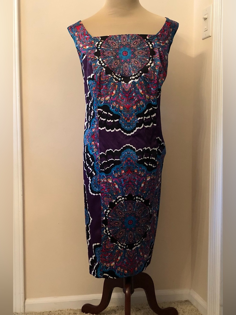 AGB Woman Kaleidoscopic Medallion Sheath Dress 14W EUC